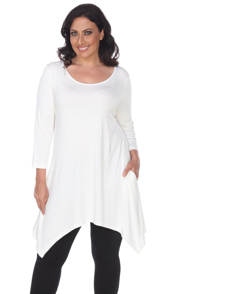 Front of a model wearing a size 5X Makayla Tunic Top in White by White Mark. | dia_product_style_image_id:246434